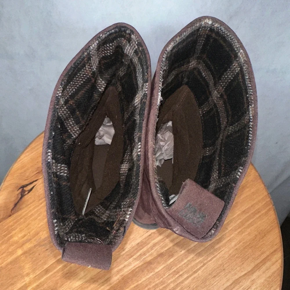 Muk Luks Faux Suede Boots Womens Size 8 Brown Good Knit Lined Mid Calf Pull On